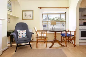 1 Bed Chelsea Flat With Parking - Image 4
