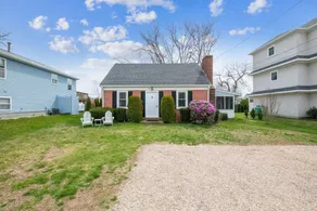 Shore To Please - Enjoy A Relaxing Getaway In Bonnet Shores 3 Bedroom Home by Redawning - Image 2