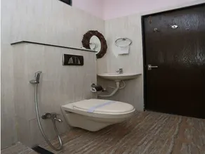 Hotel Paradise For You by OYO Rooms - Image 2