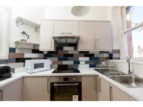 Spacious 1BR Flat With View in Edinburgh -sleeps 4 - Image 4