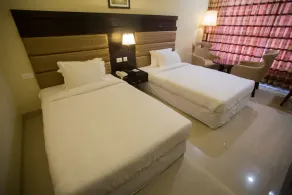 Royal Reve Hotel - Image 3