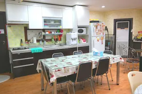Love In Busan Guesthouse - Image 5