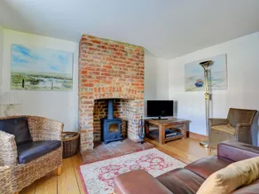 Tasteful Holiday Home in East Rudham With Garden - Image 4