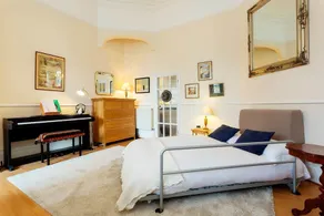 Veeve - Victorian Studio - Image 3