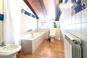 Villa avec barbecue, terrasse et piscine privée | Vue piscine - Image 3
