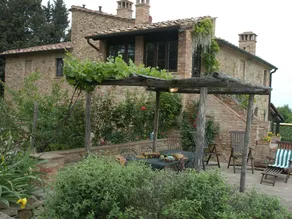 Romantic Farmhouse near Medieval Village of Montaione - Image 3