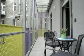 Hostel Chic - Image 3
