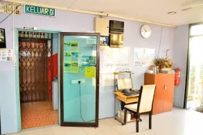J & J Hotel - Image 2