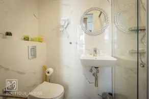No 13 Boutique House - Image 2