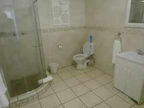 Utopia Guest House - Image 5