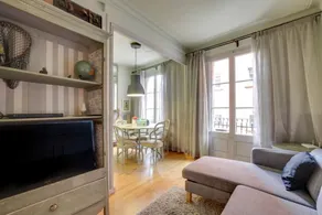 Lovely 3 Bed Apartment in Gracia - Image 3