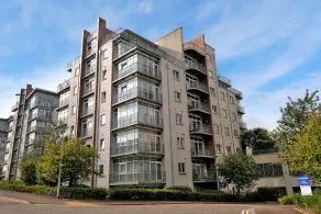 Deluxe and Secure Apartment Close to Aberdeen City Centre - Image 4