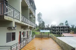 S Ramada by OYO Rooms - Image 4