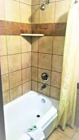 Banfield Motel - Image 5