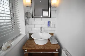 Stay At No 2 - Image 2