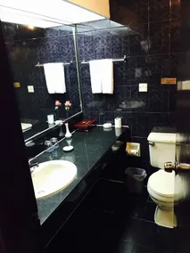Waigaoqiao Hotel - Image 2