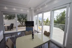 Luxury Apartment Ina - Image 2