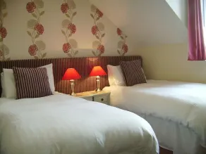 Langdon Villa Guest House - Image 2