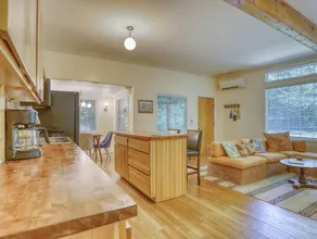 Twin Cedars Getaway - Image 3
