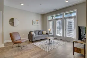 FRONTDESK 500 West Trade Apts Fourth Ward Charlotte - Image 3