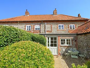 Charming Holiday Home in Blakeney With Garden - Image 3