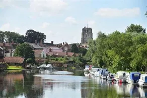 Entire 3-bed House - Child & Pet Friendly - Image 2