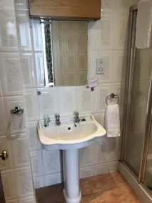 Taylors Hotel Kilwinning - Image 2