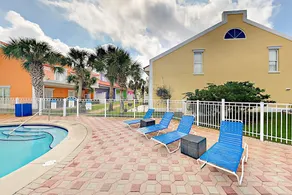 New Listing! Beachside Townhome W/ Pool & Gym 5 Bedroom Townhouse - Image 2