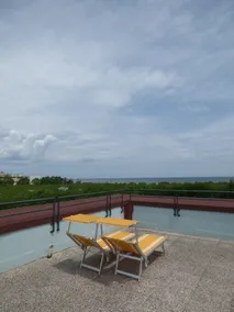 Hotel Poker - Image 4