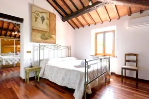Villa With 9 Bedrooms in Sinalunga, With Wonderful Mountain View, Private Pool, Enclosed Garden - 80 km From the Beach - Image 2