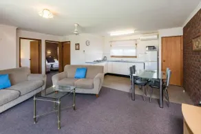 Lakes Jakaranda Holiday Units - Image 3