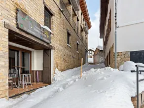 Modern Apartment in Gudar With Church Nearby - Image 4