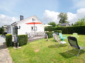 Picturesque Holiday Home in Nassogne with Garden - Image 2