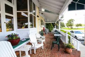 Oxford Inn - Image 3