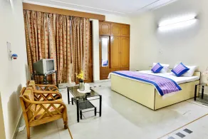 OYO 402 Hotel Noida Residency - Image 2
