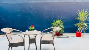BluO Modern 1BHK - DLF Galleria Market - Image 4