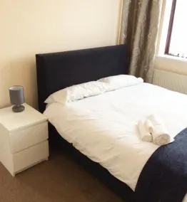 Poplar Grove Serviced Accommodation - Image 3