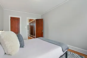 1BR Vibrant Apt in Old Irving Park - Image 4