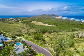 Fuller Holidays - Byron Pacific Vista - Large Family Home With Pool - Image 3
