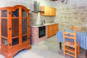 Zoe Traditional Holiday Apartments B&B - Image 5