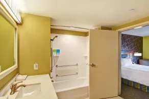 Home2 Suites by Hilton Green Bay - Image 2