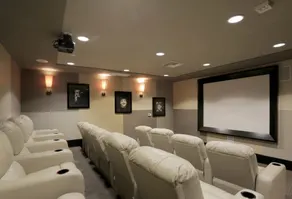 Global Luxury Suites at Main Street - Image 5