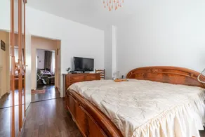 ID 6869 | Private Apartment - Image 3