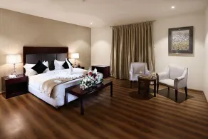 Towlan Suites 3 - Image 2