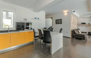 Stunning Home in Vrsi Mulo With Wifi and 4 Bedrooms - Image 4