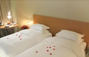 Rezen Brook Hotel Hangzhou Xixi Paradise - Image 3