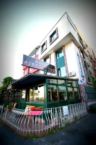 Airport Inn - Image 2
