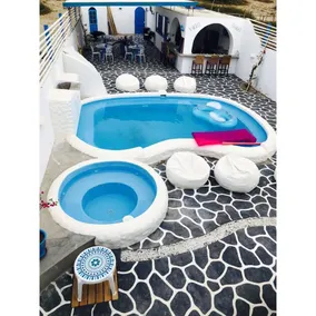 Villa Aqua Boutique - Image 2