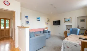 Hopetoun Cottage - Beautiful Cottage - Image 2
