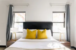 Luna & Stellar by Avantstay Modern Artist's Loft Buyout w/ 10 Brs, Patio & Billiards - Image 5